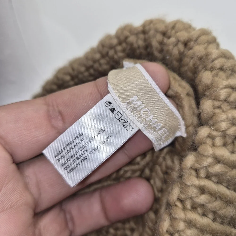 Michael Kors Brown Cable Knit Pom Pom Beanie Hat Gold Logo Winter Ski Cap